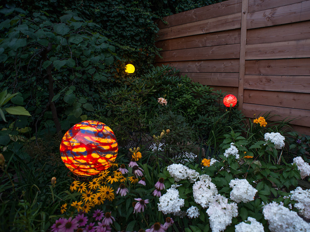 New York city garden with Nightorbs creating mood lighting