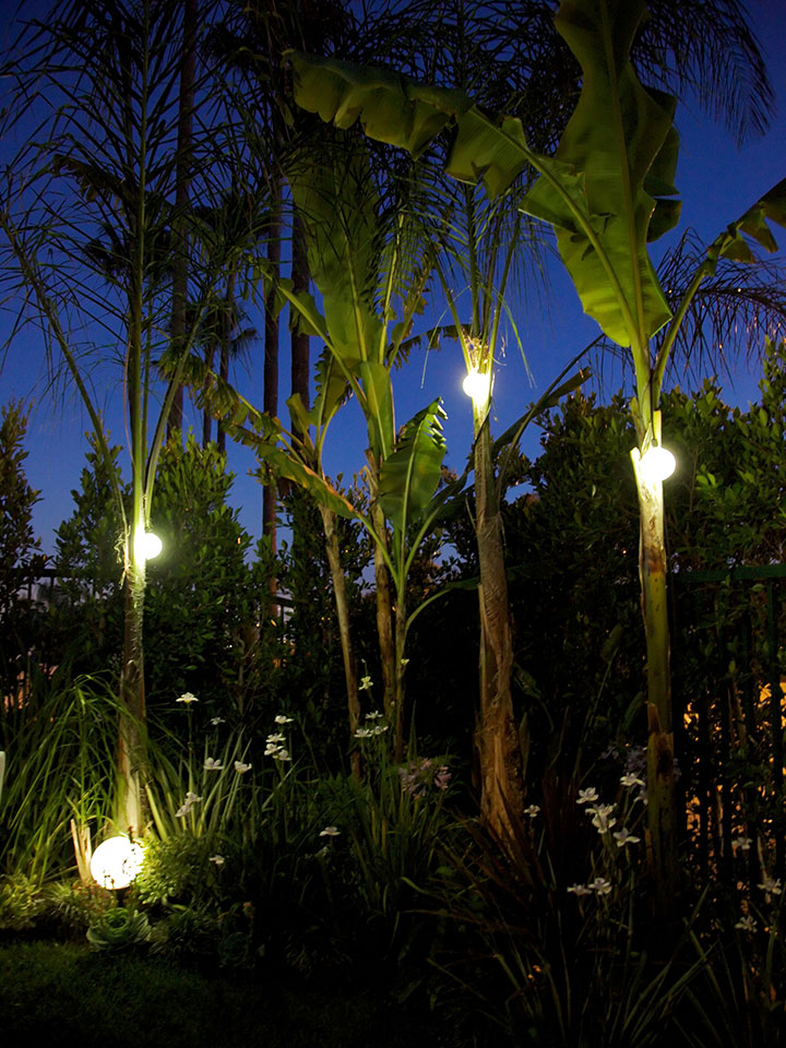 Orblets create decorative tree lighting in LA